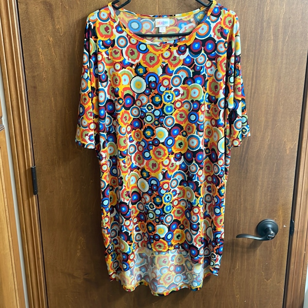 LuLaRoe Art Deco tunic